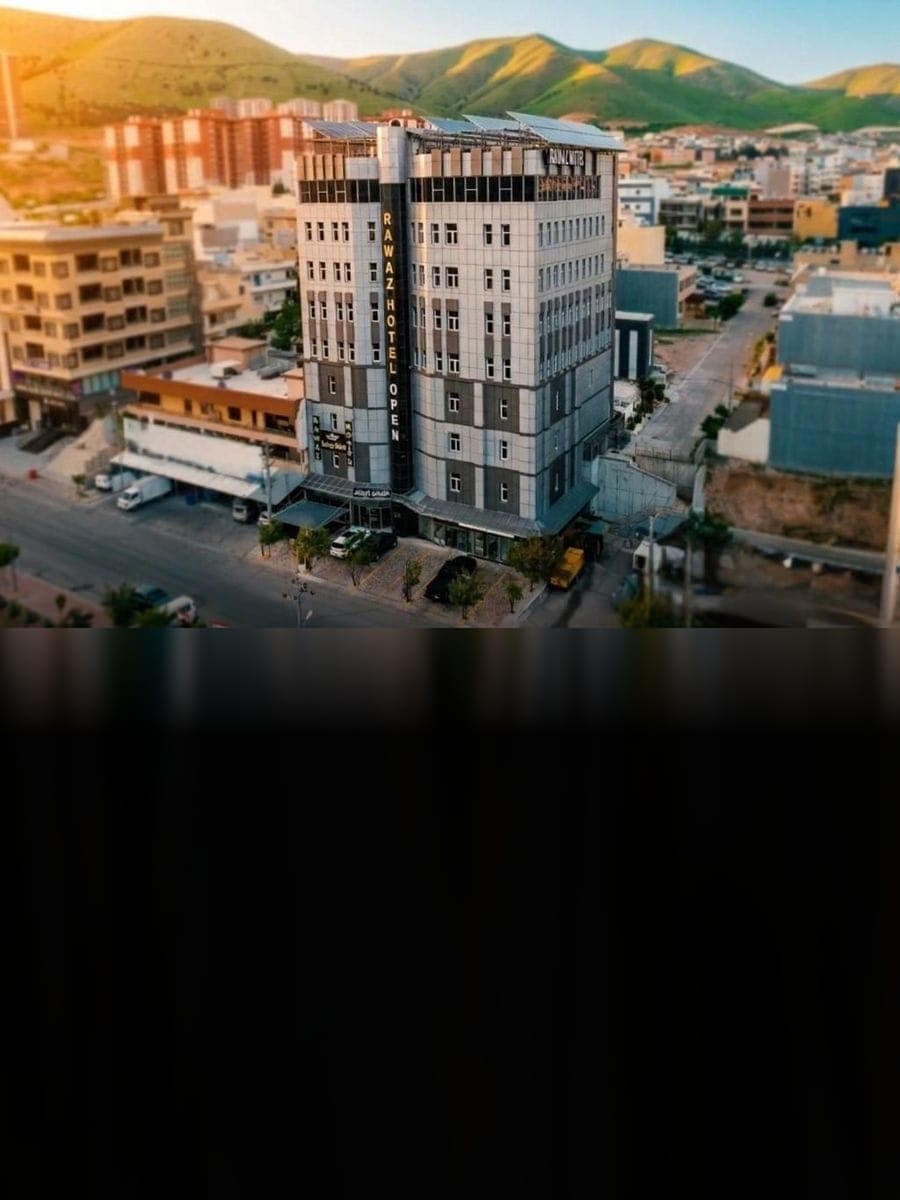 هۆتێلی ڕەوەز
